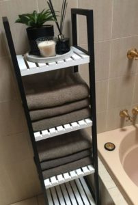etagère-salle-de-bain-moderne-bois