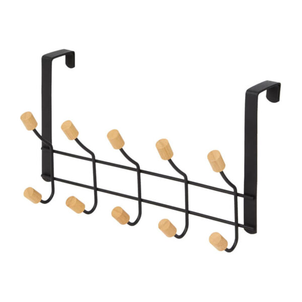 Gros plan sur les crochets en bois naturel et la structure en métal noir mat d'un porte-manteau de porte, montrant la finition de qualité.