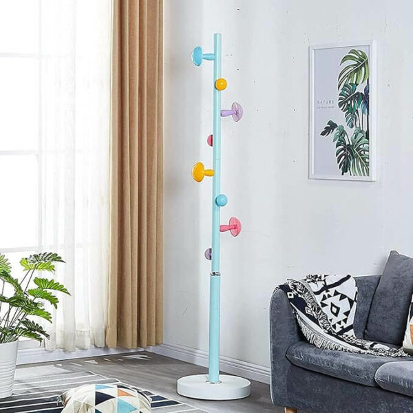 Porte manteau enfant bleu sur pied moderne en bois de sapin Tunisie.